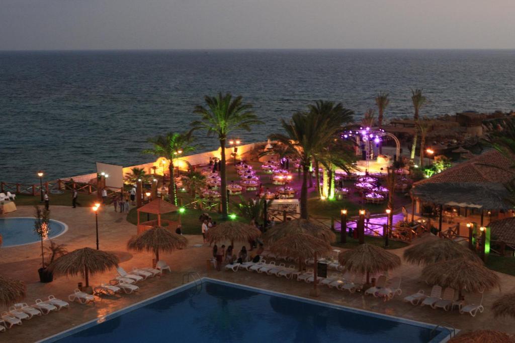 Sawary Beach Hotel Batroûn Esterno foto