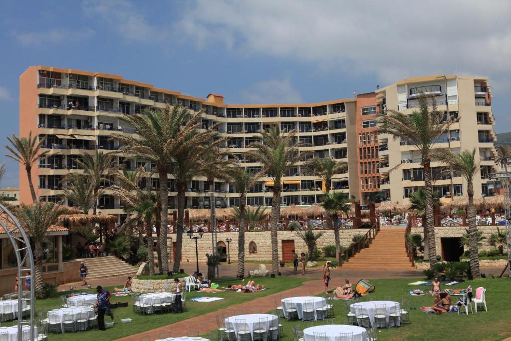 Sawary Beach Hotel Batroûn Esterno foto