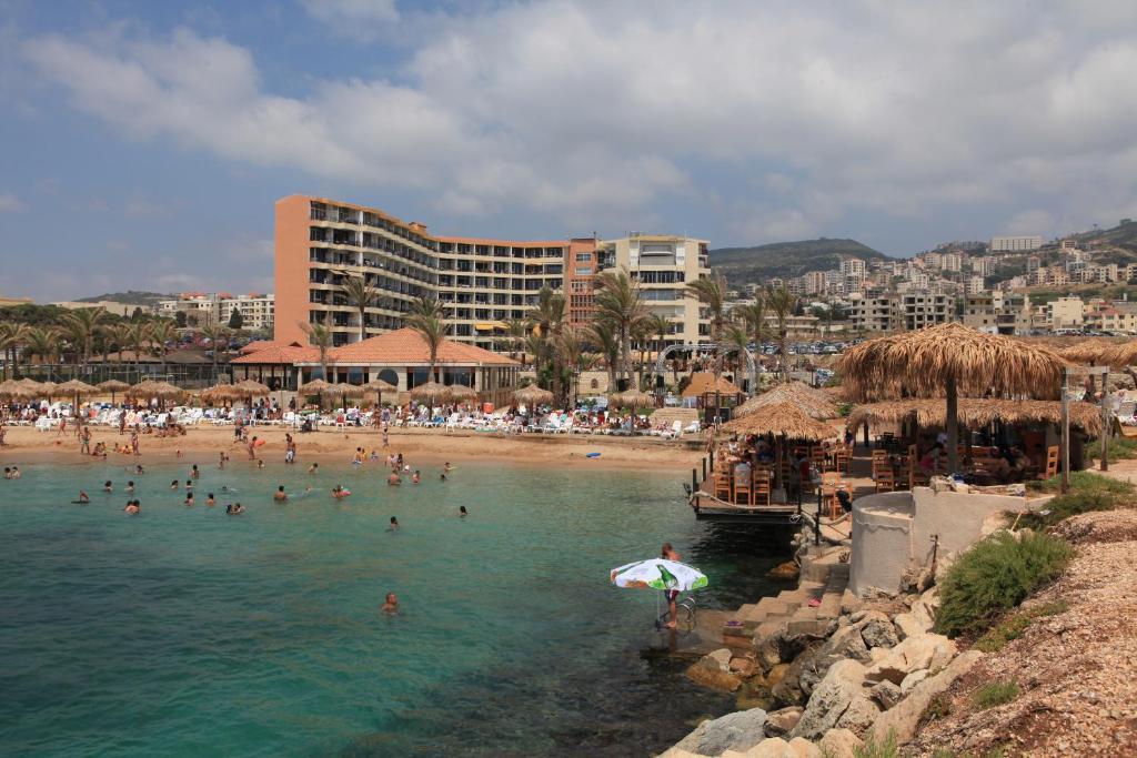 Sawary Beach Hotel Batroûn Esterno foto