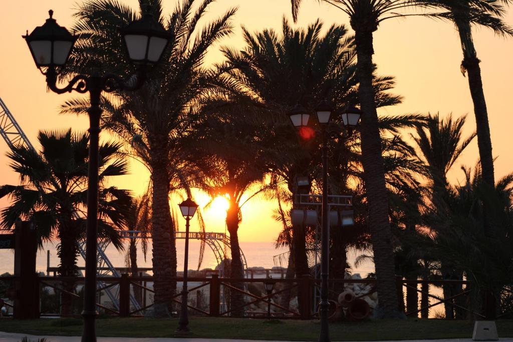 Sawary Beach Hotel Batroûn Esterno foto