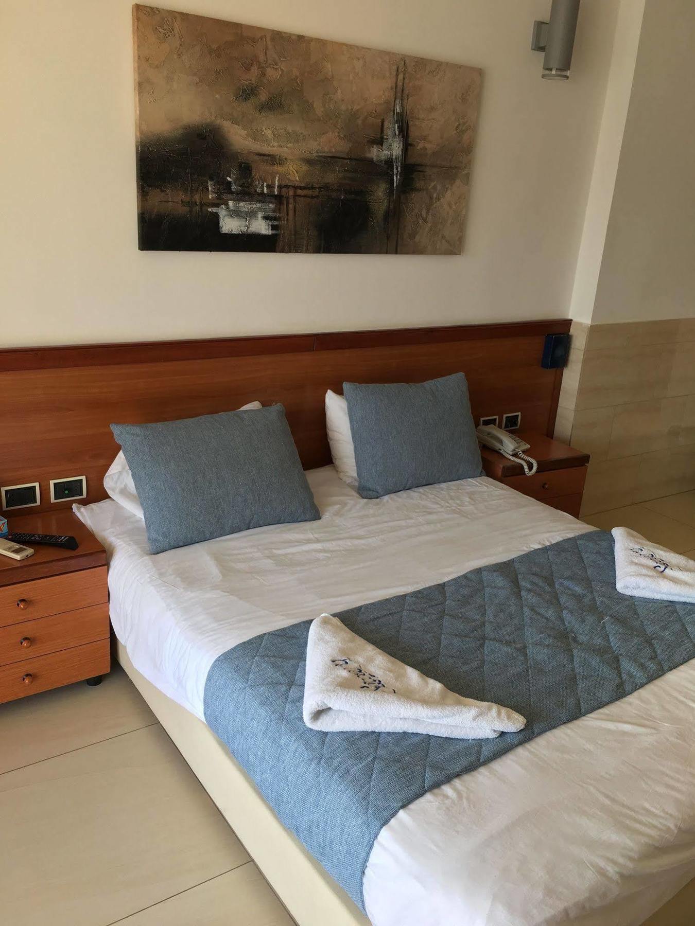 Sawary Beach Hotel Batroûn Esterno foto